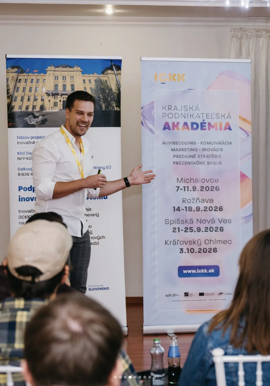 Matej Kosťun počas prezentácie na Podnikateľskej akadémii v Michalovciach v septembri 2026